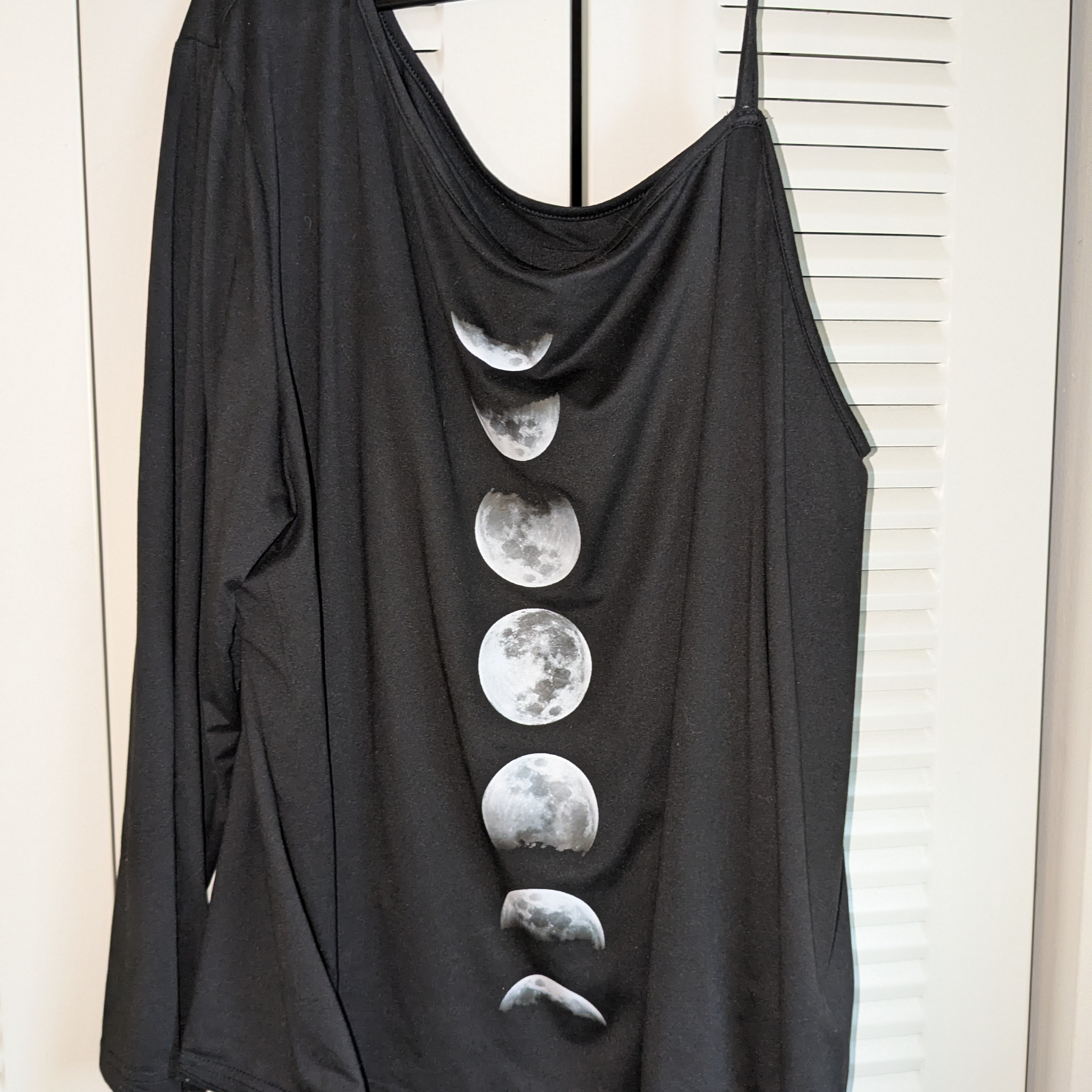 Black Moon Phase Graphic Top